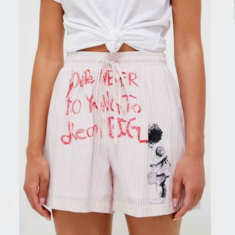 GUESS X BRANDALISED BANKSY COLAB Dream Big Stripe Shorts